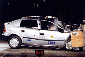 Краш тест Opel Vauxhall Astra (1999)